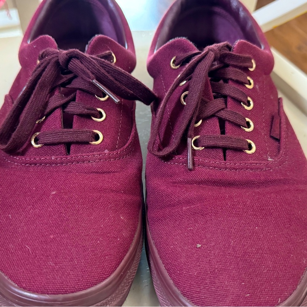 Rare burgundy vans size 12